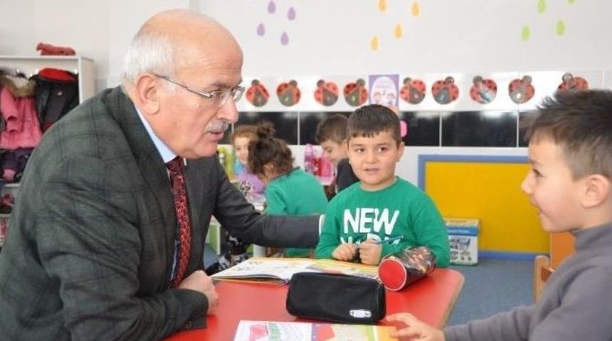 &Uuml;rg&uuml;p Belediyesi, Okullara Desteğini S&uuml;rd&uuml;r&uuml;yor