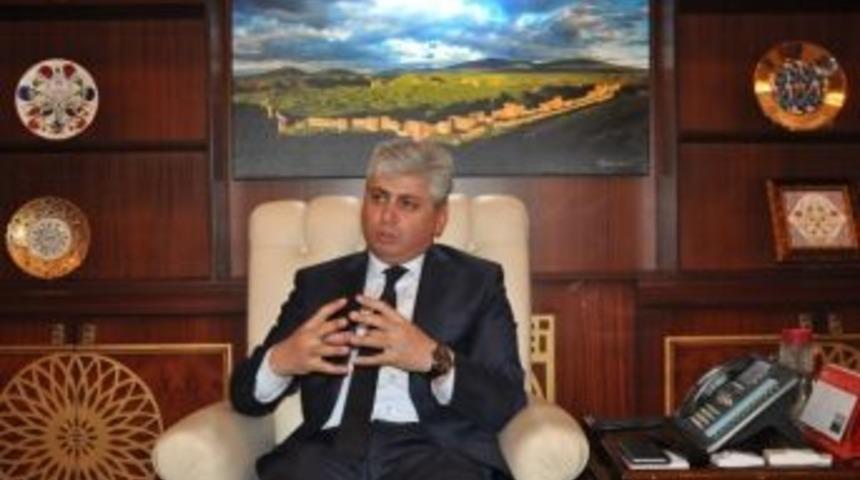 Kars Valisi Rahmi Doğan&rsquo;dan &lsquo;mont&rsquo; Haberine Tepki G&ouml;sterdi