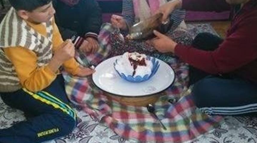 Kar Yağdı, Helvasını Yediler