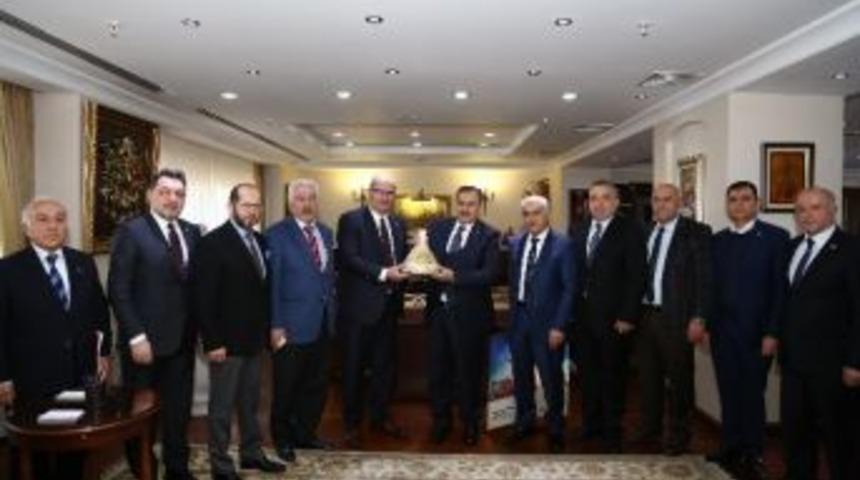 Bakan Eroğlu: "t&uuml;rkiye&rsquo;nin &Ouml;n&uuml;n&uuml; Kesmek İsteyen &Ccedil;ok"