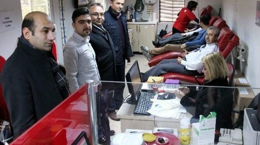 Gen&ccedil; Memurlardan Alarm Veren Kan Stoklarına Anlamlı Katkı