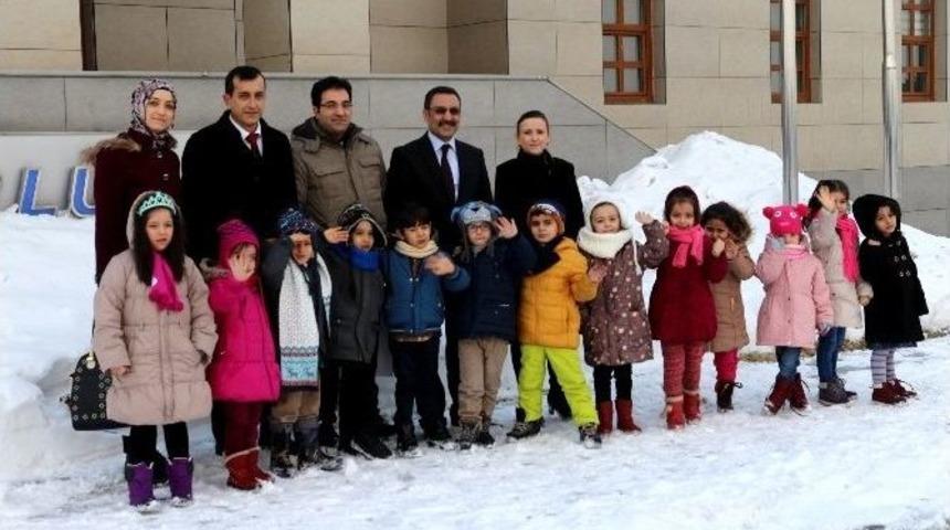 Minik &Ouml;ğrenciler Ağrı İbrahim &Ccedil;e&ccedil;en &Uuml;niversitesini Gezdi