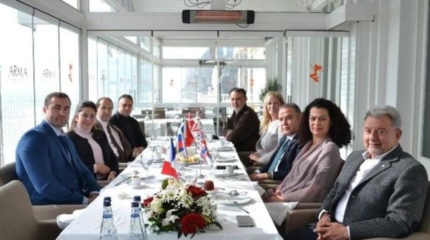 Başkan B&ouml;cek, Konsoloslarla Bir Araya Geldi