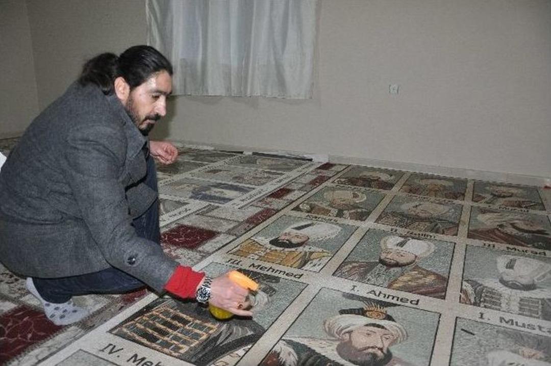 Osmanlı Padişahlarının Mozaik Tablosunu Yaptı
