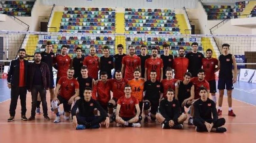 Balıkesir'de Voleybol Ş&ouml;leni Devam Edecek