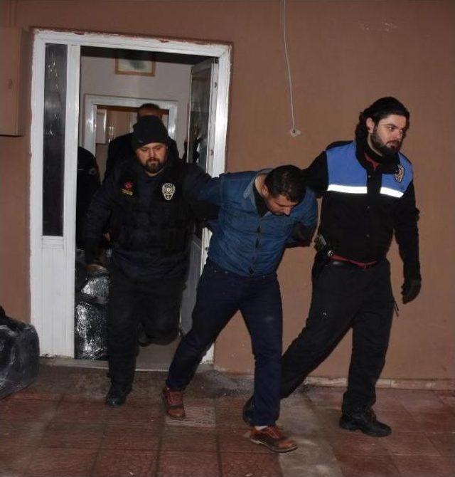 Uzman &Ccedil;avuş, 180 Kilo Esrarla Yakalandı 1