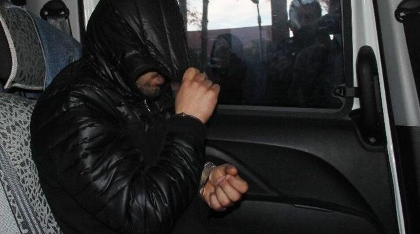 Şehit İ&ccedil;in Mevlit Okutacağını S&ouml;yleyip 21 Koyun Dolandırdı