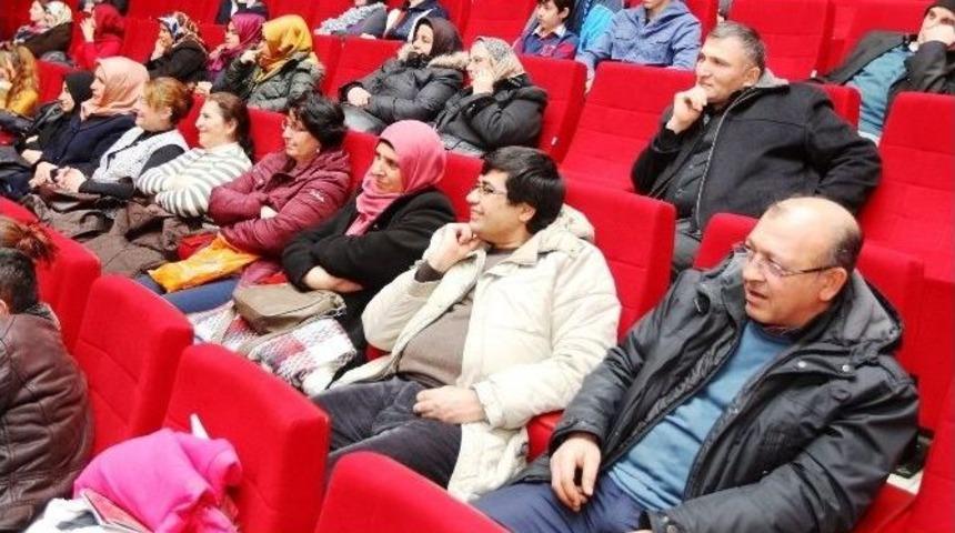 Gkm&rsquo;de Tiyatro G&ouml;sterimi