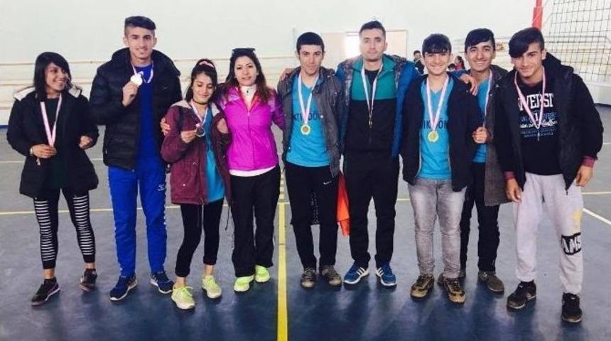 İdil&rsquo;de Atletizm Yarışması D&uuml;zenlendi