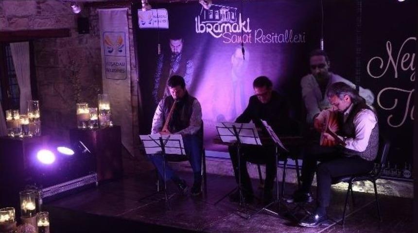 Kuşadası&rsquo;nda Ney, Kanun Ve Tanbur Resitali