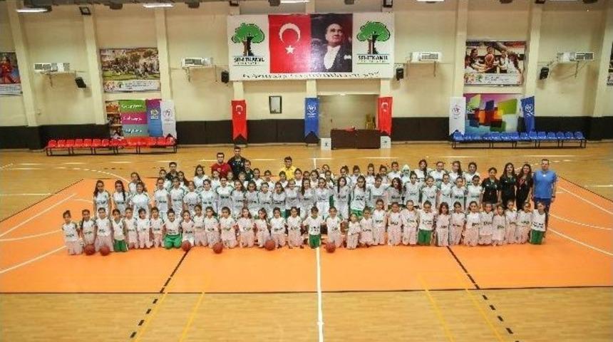 Her Yaş İ&ccedil;in Basketbol Şehitkamil&rsquo;de
