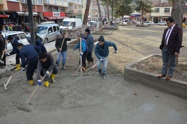 Durağan’da Meydan Parkı Yenileniyor