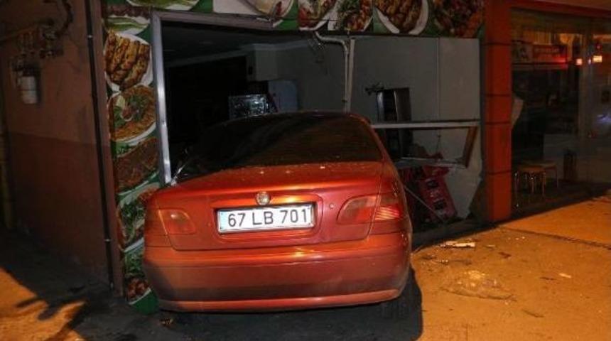 Alkoll&uuml; S&uuml;r&uuml;c&uuml; Otomobille Lokontaya Girdi