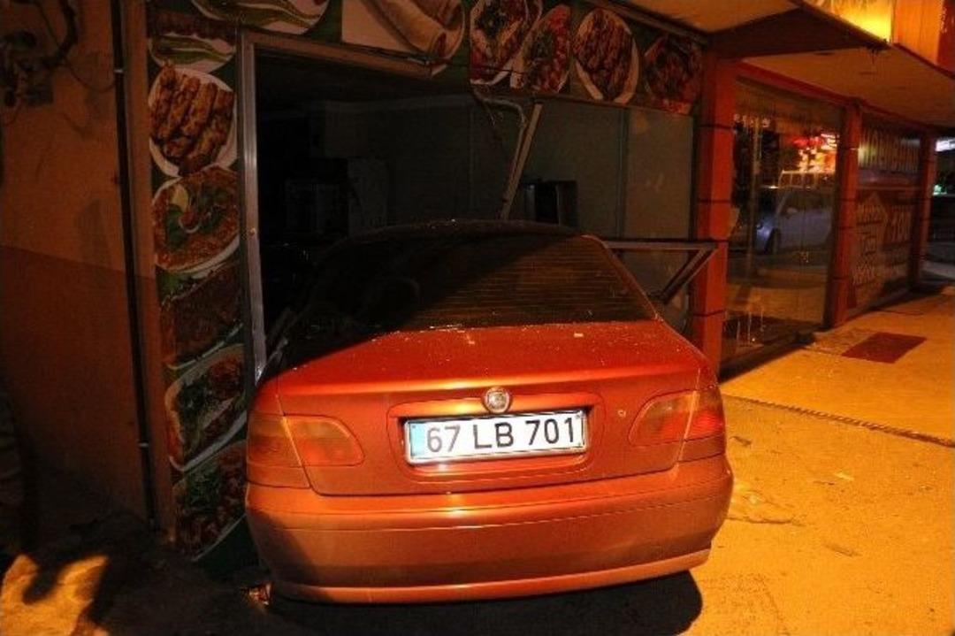 Alkoll&uuml; S&uuml;r&uuml;c&uuml; Lokantaya Girerek Durabildi