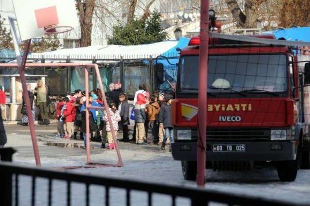 Tokat ta Ilkokulda Yangın Paniği 2