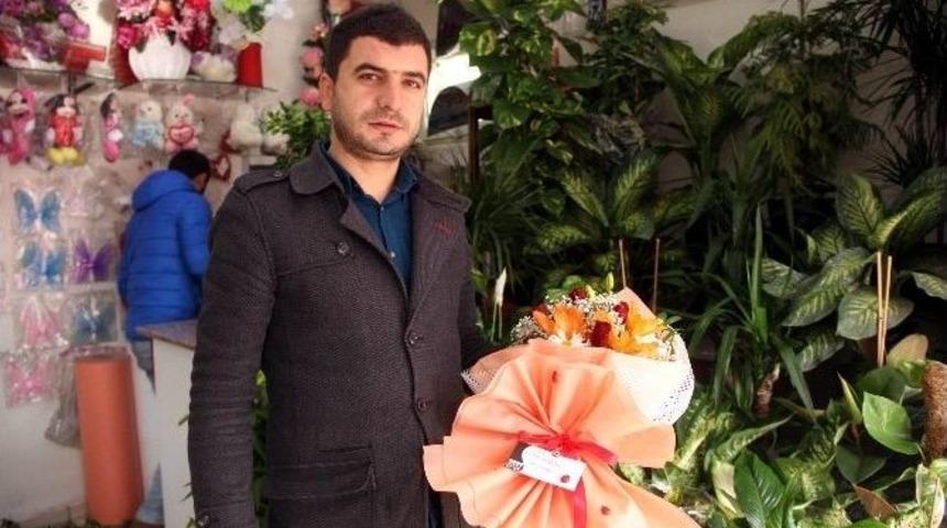 Soğuk Hava &Ccedil;i&ccedil;ek&ccedil;ileri Vurdu