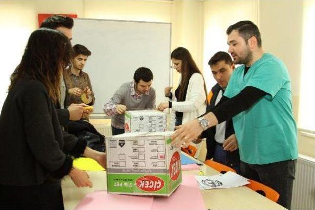 Denizli de Sokak Kedileri I&ccedil;in 20 Ev 1