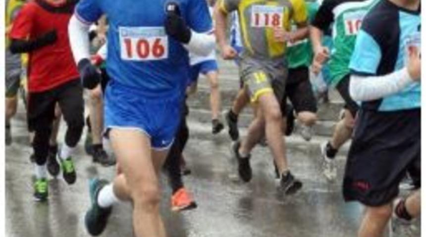 Buz Gibi Havada Bayıltan Koşu