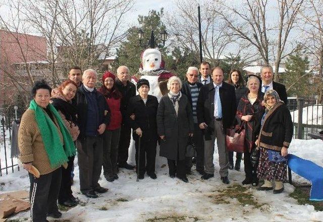 Huzurevi Sakinlerinden Karda Mangal Partisi