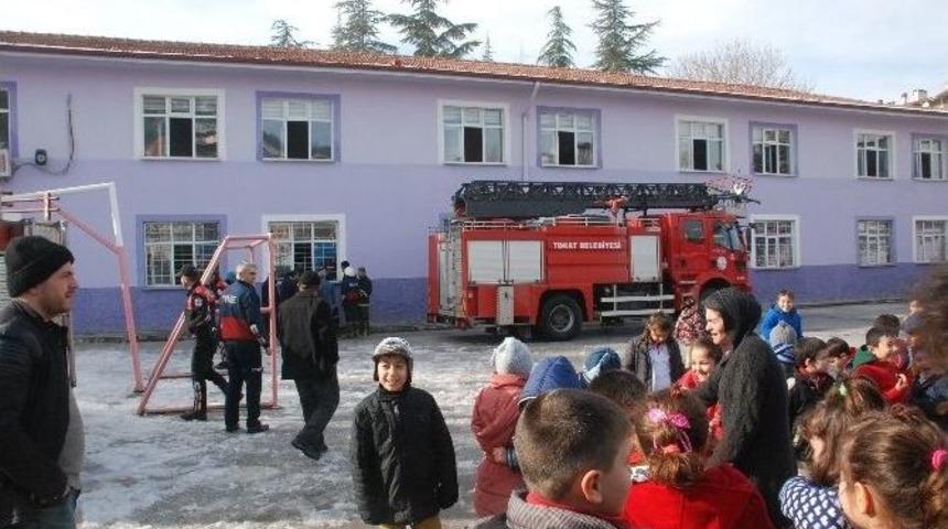 Tokat&rsquo;ta İlkokulda Yangın Paniği