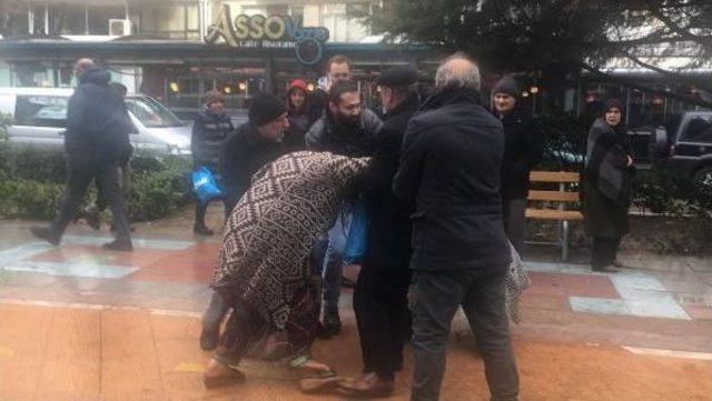 İzmit te Kadınlar Sa&ccedil; Sa&ccedil;a Baş Başa Kavga Etti 1