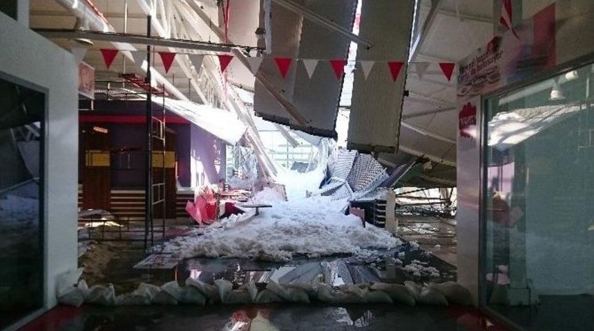 Alışveriş Merkezinin &Ccedil;atısı &Ccedil;&ouml;kt&uuml;