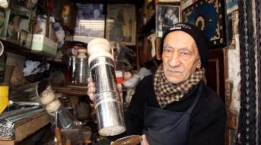 Son Tenekeci Teknolojiye Direniyor