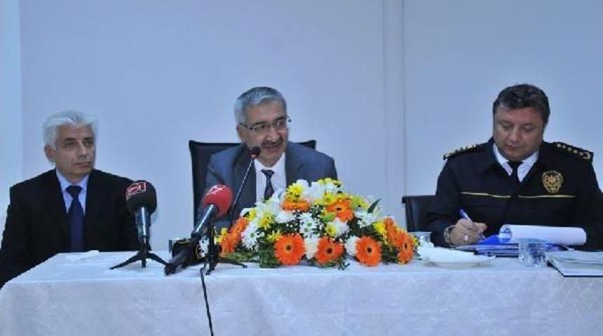 Oğlunun Fethullah Isminin Değişimi I&ccedil;in Vali&rsquo;Den Yardım Istedi