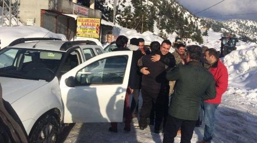 B&uuml;y&uuml;kşehir Kar Timi, 5 Kişiyi Donmaktan Kurtardı