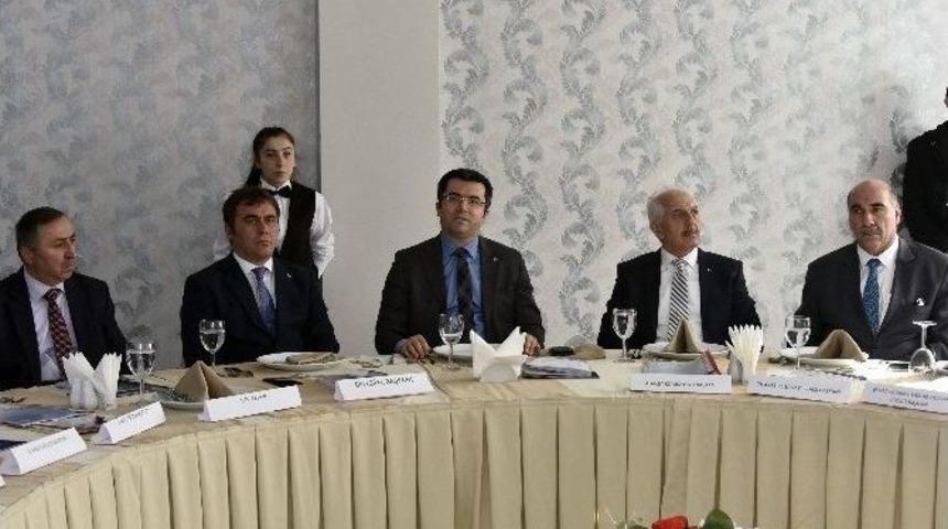 G&uuml;m&uuml;şhane&rsquo;de Lise &Ouml;ğrencilerinin Y&uuml;zde 42&rsquo;si Meslek Liselerinde