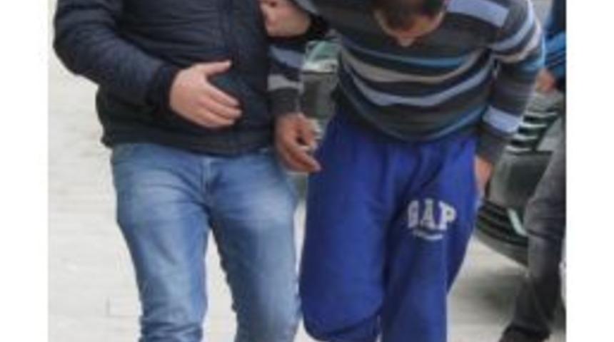 Polise Yakalanmamak İ&ccedil;in İkinci Kattan Atlayınca Hastanelik Oldu