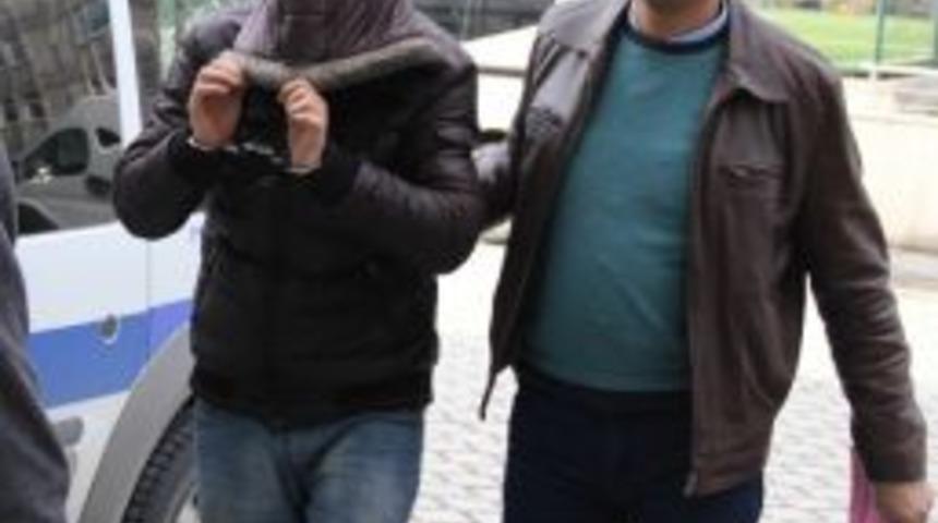 Evden Ka&ccedil;an Kız &Ccedil;ocuğunu Evinde Alıkoyan Gence G&ouml;zaltı