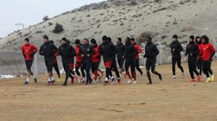Evkur Yeni Malatyaspor, Malatya&rsquo;da &Ccedil;alışmalara Başladı