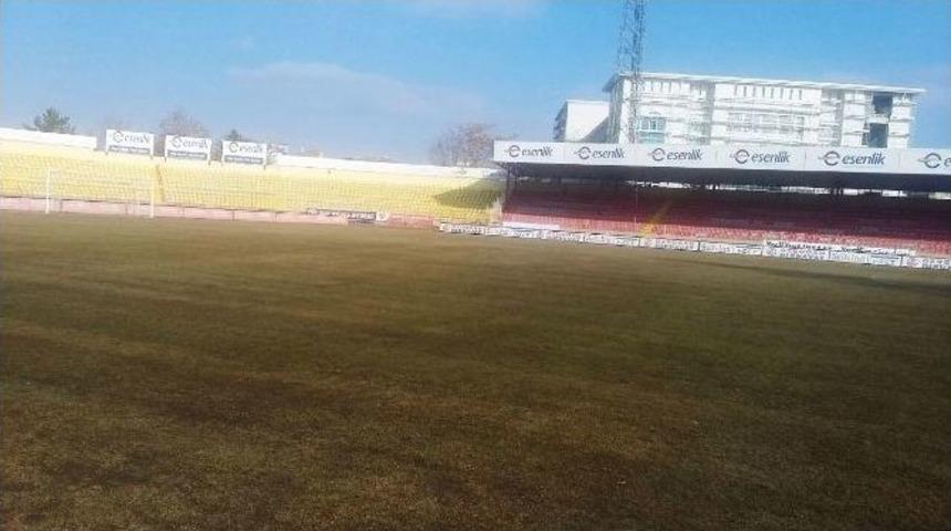 (&ouml;zel Haber) İn&ouml;n&uuml; Stadının Zemininde İyileştirme &Ccedil;alışmaları Yapıldı