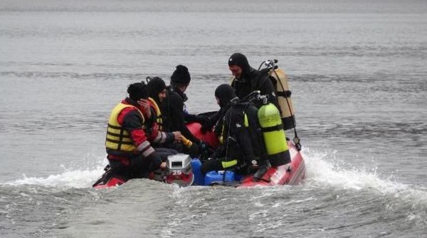 G&ouml;lde Kaybolan 2 Balık&ccedil;ı Bulunamadı