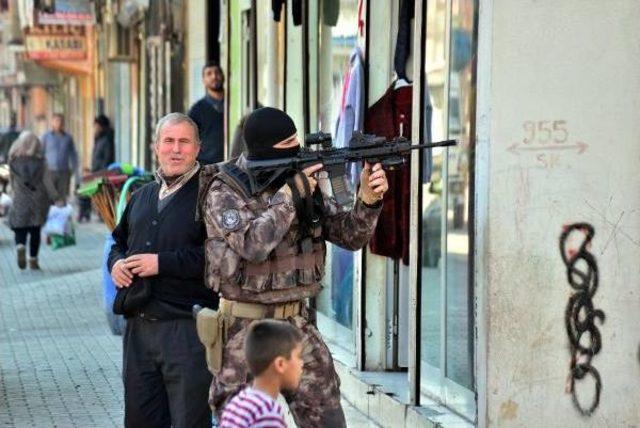 Polis Duvar Yazılarını Tek Tek Sildi 2