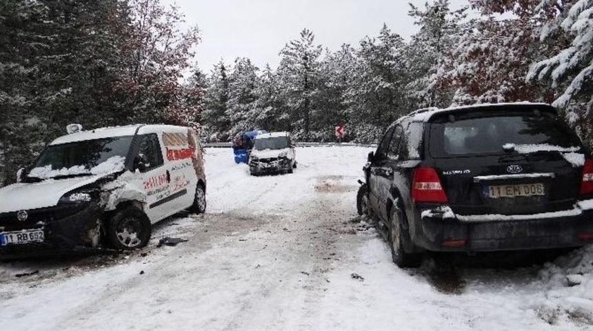 Bilecik&rsquo;te Trafik Kazası: 2 Yaralı
