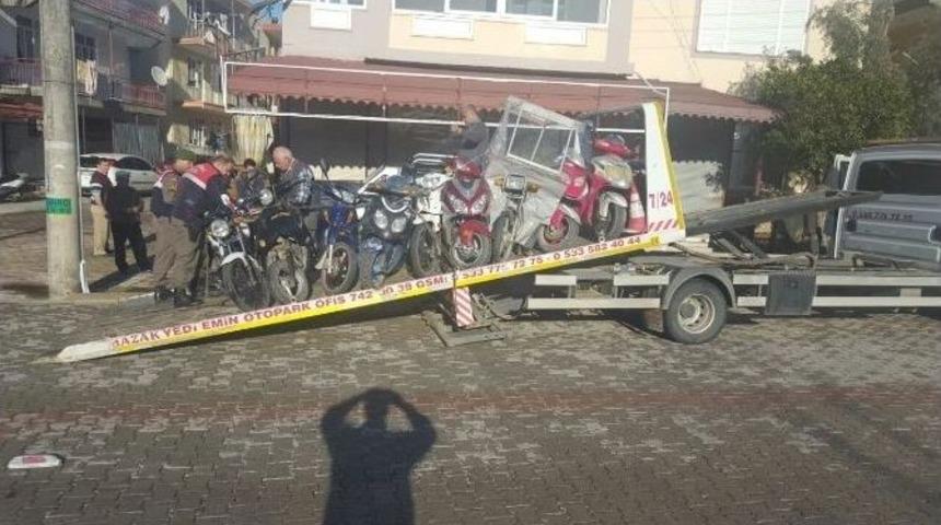 Manavgat &rsquo;ta 23 Motosiklet 24 Ara&ccedil; Trafikten Men Edildi.