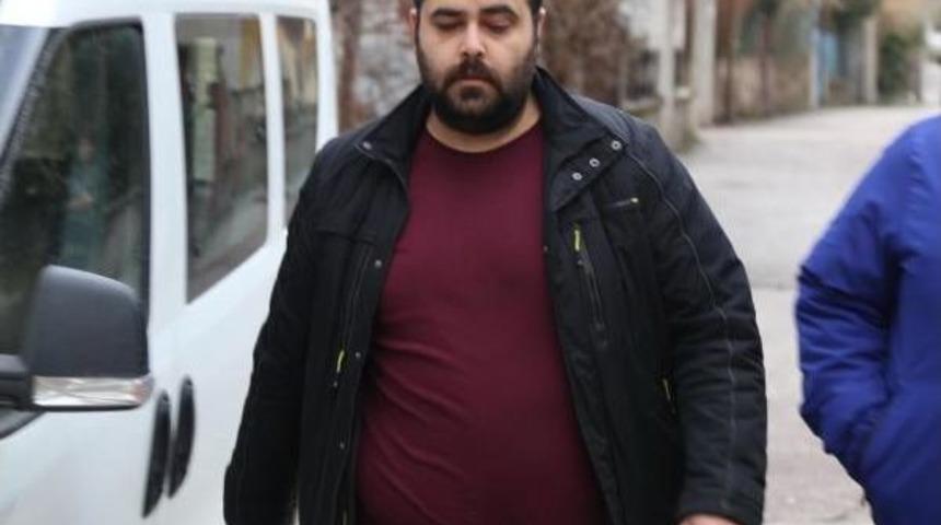 Biber Gazı Sıkıp Iş&ccedil;ilere &Ouml;denecek Paraları Gasp Ettiler
