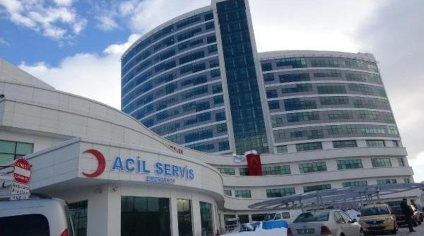 Fet&ouml;'den Devralınan Hastanede Doğan Ilk Bebeğe Altın Hediyesi
