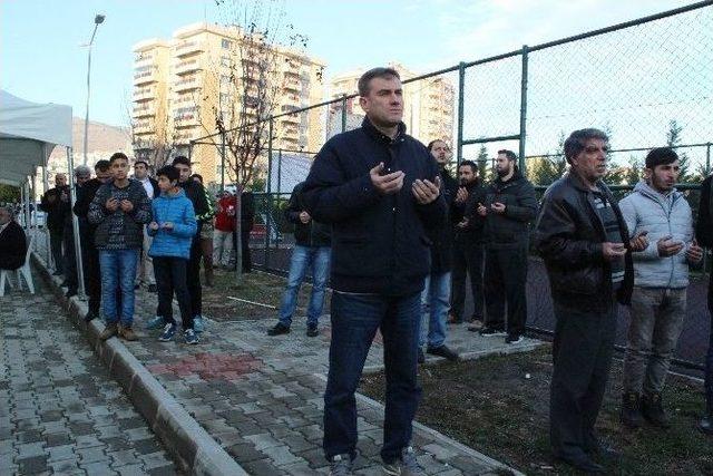 Şehidin Ailesi Taziyeleri Kabul Ediyor 2