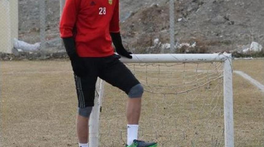 Evkur Yeni Malatyasporlu Sezer &Ouml;zmen: "mayıs&rsquo;Ta Bu Işi Bitireceğiz"