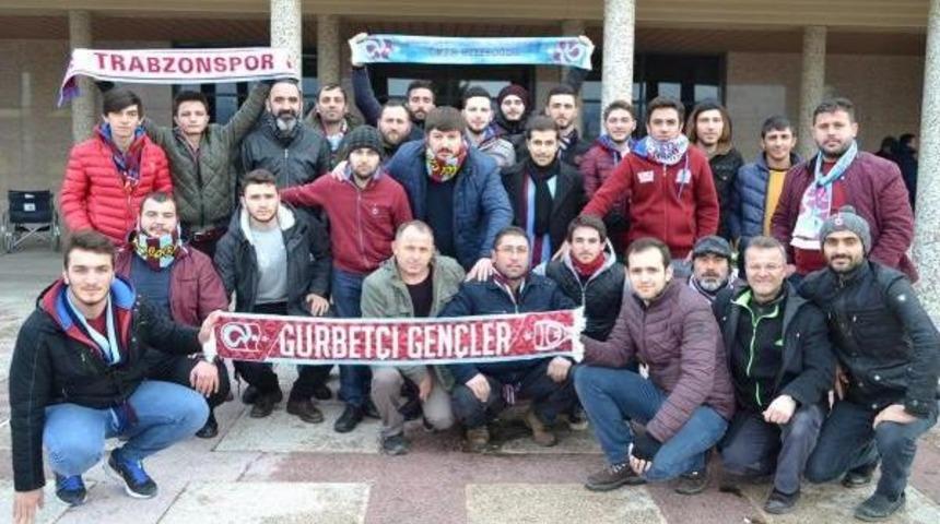 Trabzonspor'u Bursa'da Taraftarları Karşıladı