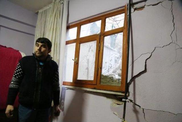 Tarihi Ocağın Duvarları Binanın &Uuml;zerine &Ccedil;&ouml;kt&uuml; 3