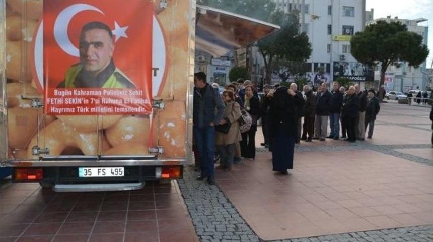 Aliağa&rsquo;da, Şehit Polis Fethi Sekin İ&ccedil;in Lokma D&ouml;kt&uuml;r&uuml;ld&uuml;