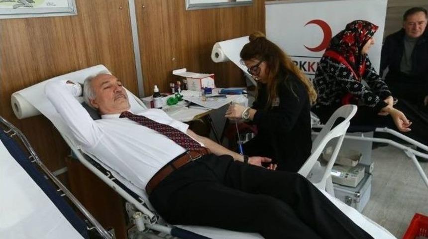 Başkan Kamil Sara&ccedil;oğlu&rsquo;ndan &rsquo;kan Bağışı Kampanyası&rsquo;na Destek