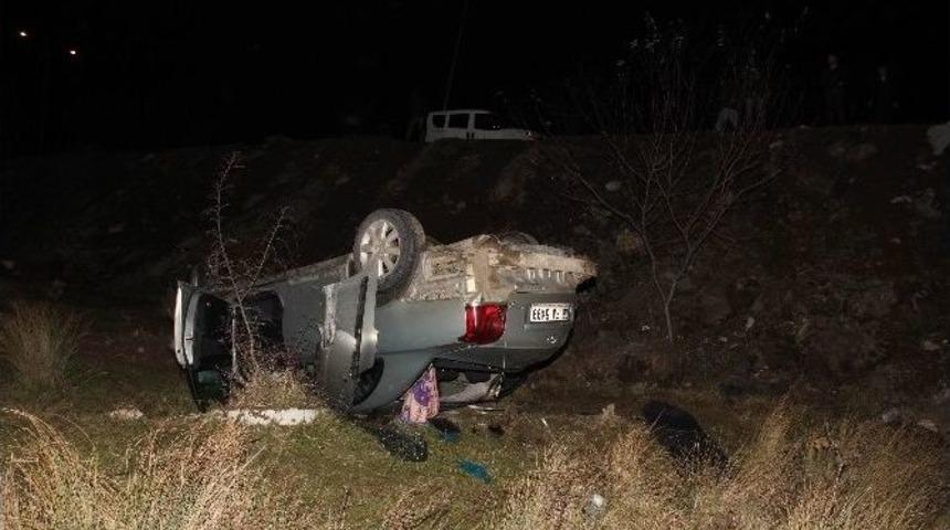 Otomobil Şarampole Yuvarlandı: 4 Yaralı