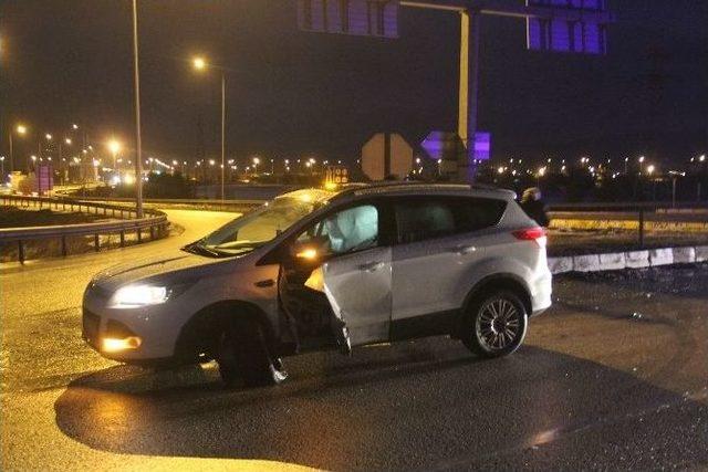 Bolu&rsquo;da İki Otomobil &Ccedil;arpıştı: 1 Yaralı 1