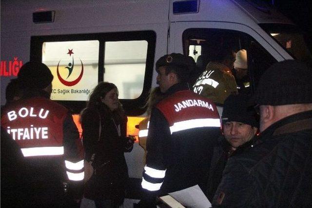 Bolu&rsquo;da İki Otomobil &Ccedil;arpıştı: 1 Yaralı 2