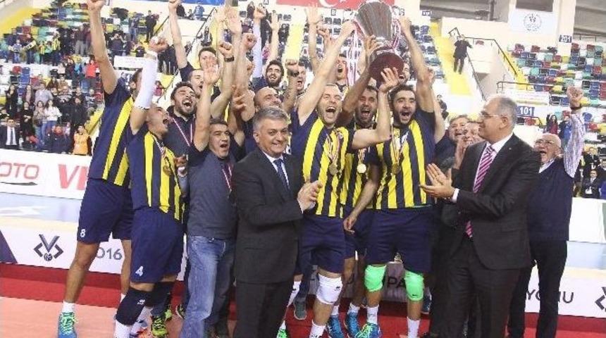 Kupa Voley&rsquo;de Şampiyon Fenerbah&ccedil;e